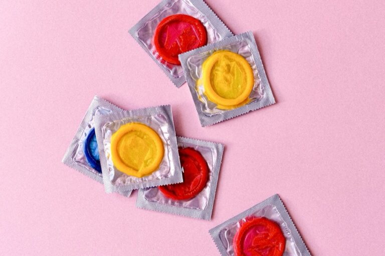 Membawa Sensasi Lebih dalam Ke Intimasi: Mengenal Penggunaan Kondom dengan Berbagai Rasa