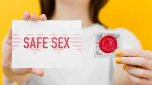 Membedah Perbedaan Antara Kondom Biasa dan Kondom Sambung: Pemilihan yang Tepat untuk Keamanan Seksual Anda